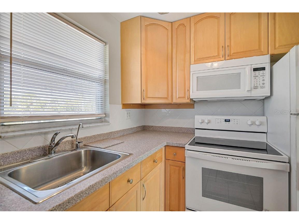 2851 Swifton Drive #39 Sarasota FL 34231 A4677018 image13