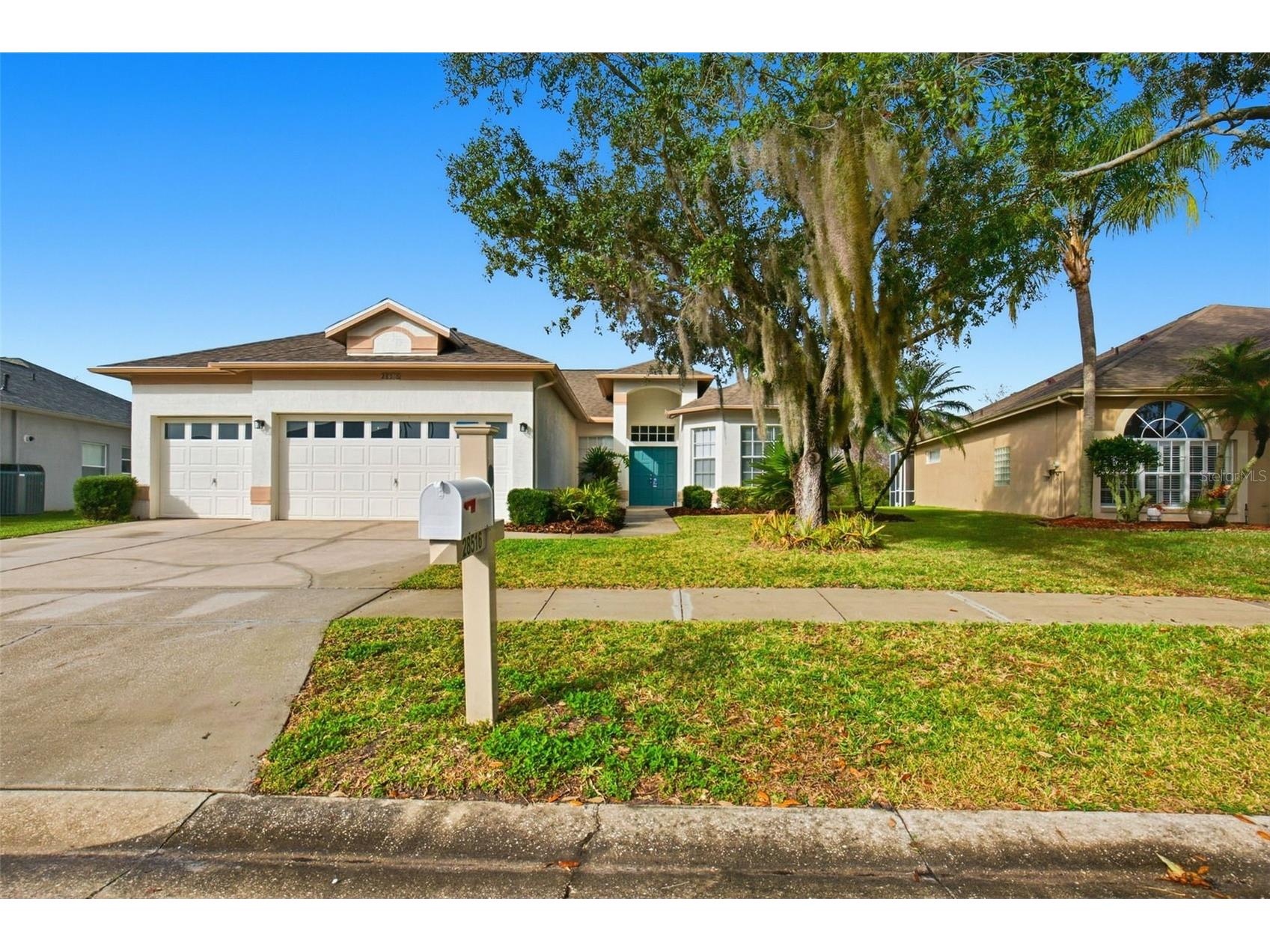 28516 Hanging Moss Loop Wesley Chapel FL 33543 O6372936 image1