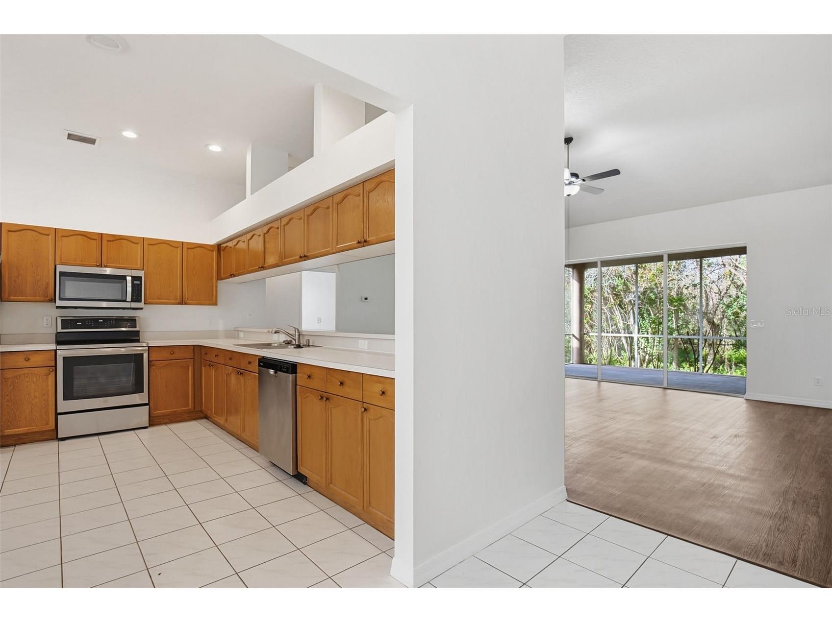 28516 Hanging Moss Loop Wesley Chapel FL 33543 O6372936 image5