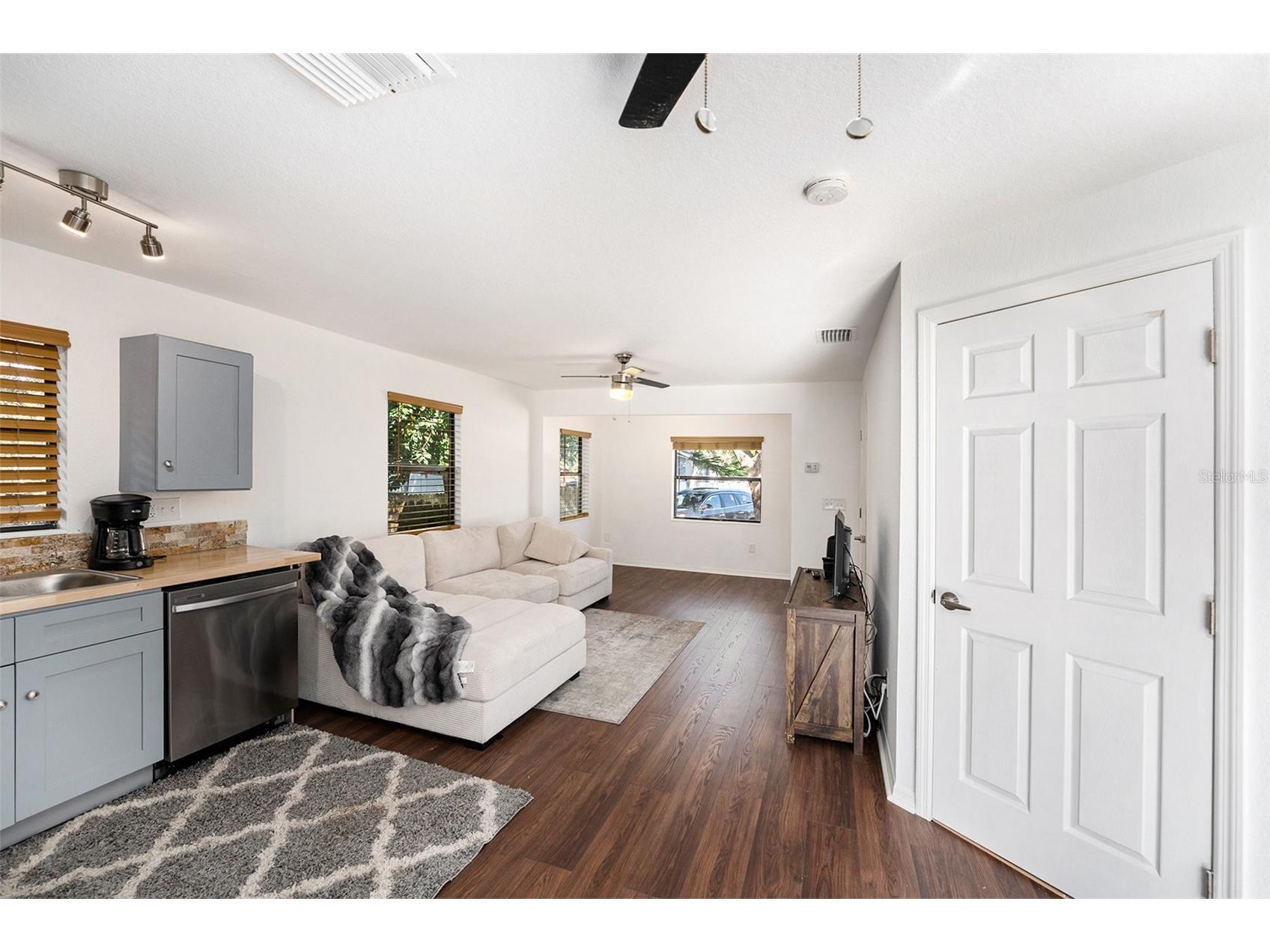 2852 59th Avenue N Saint Petersburg FL 33714 TB8451023 image10