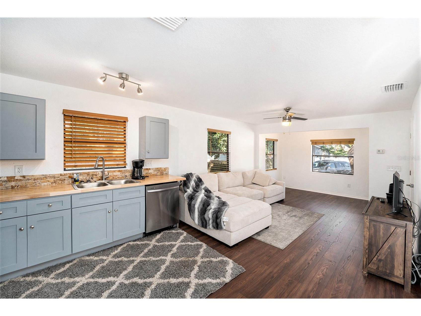 2852 59th Avenue N Saint Petersburg FL 33714 TB8451023 image11