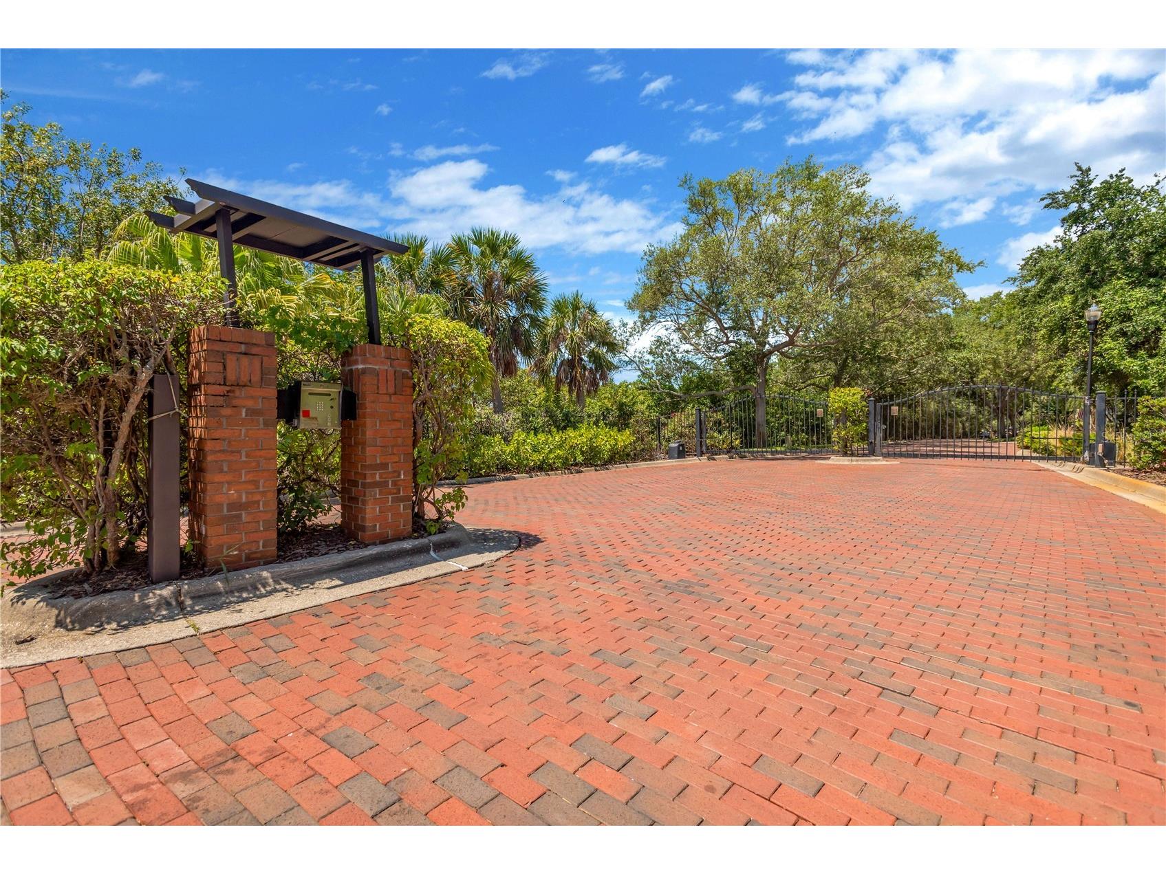 2852 Bayshore Trails Dr Tampa FL 33611 TB8511571 image39