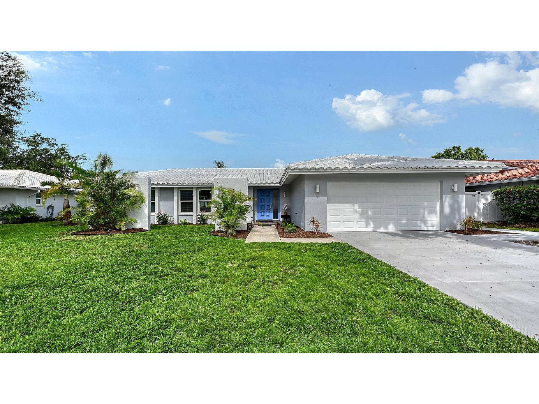 2852 Captiva Drive Sarasota FL 34231 A4661671 image1