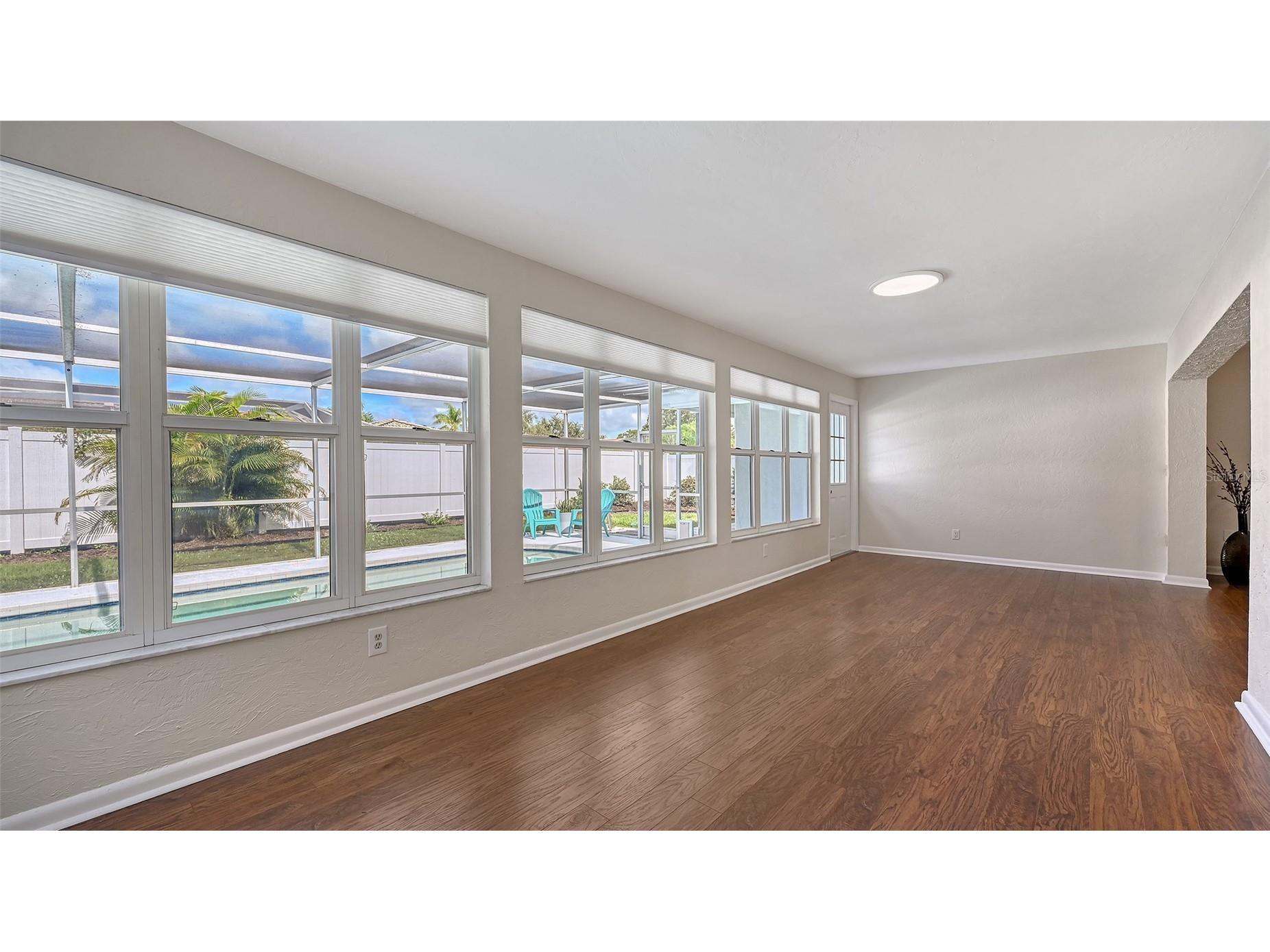 2852 Captiva Drive Sarasota FL 34231 A4661671 image15