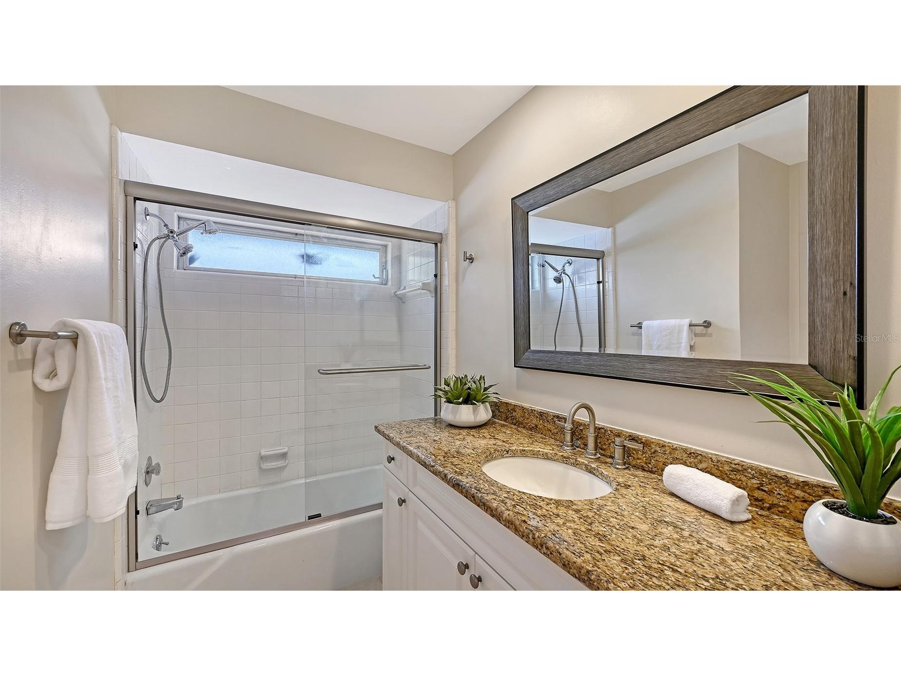 2852 Captiva Drive Sarasota FL 34231 A4661671 image22