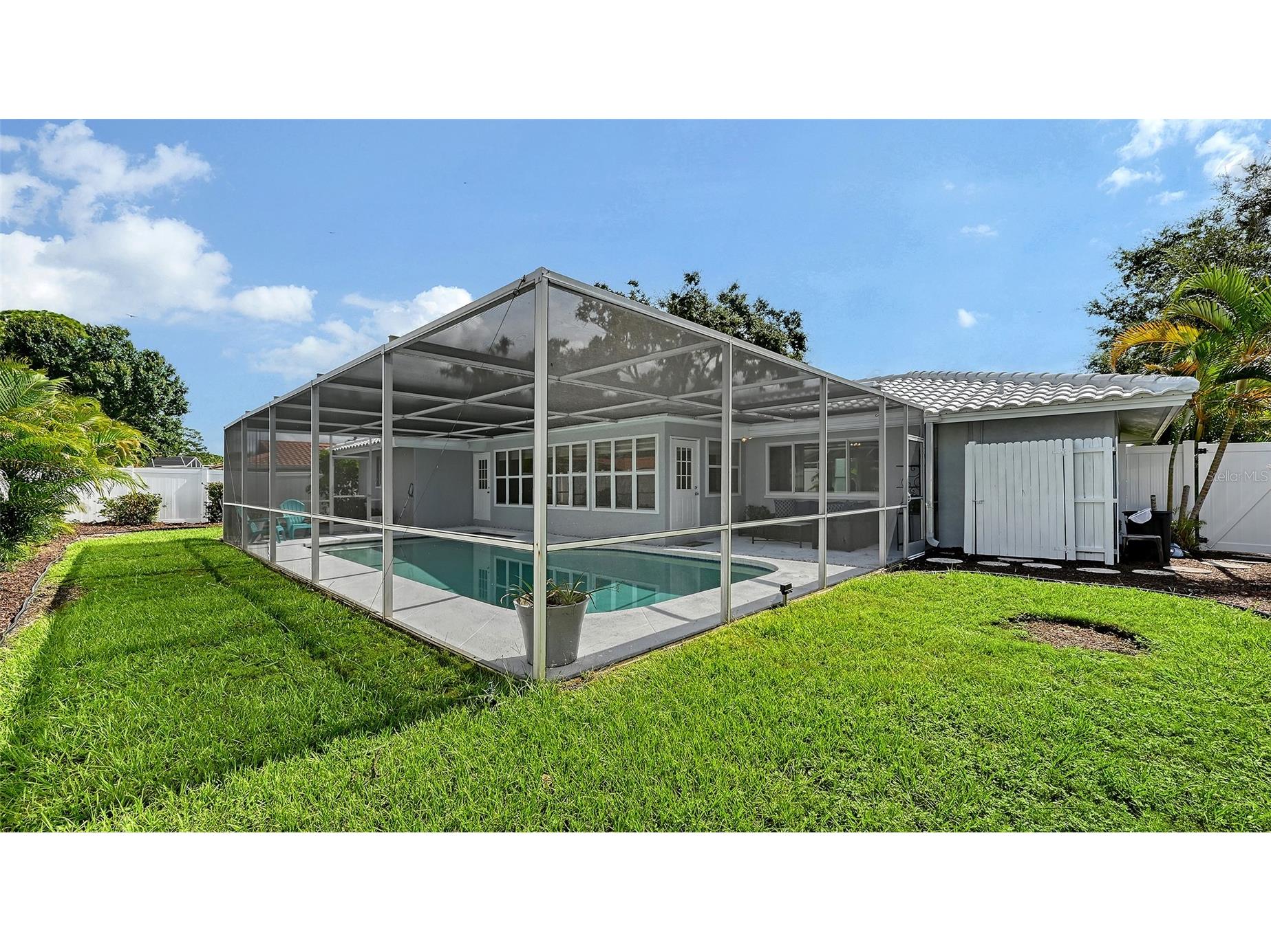 2852 Captiva Drive Sarasota FL 34231 A4661671 image32