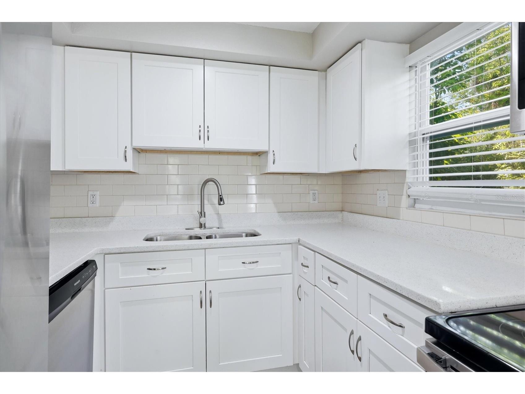 2852 Nassau Street Sarasota FL 34231 A4689690 image12