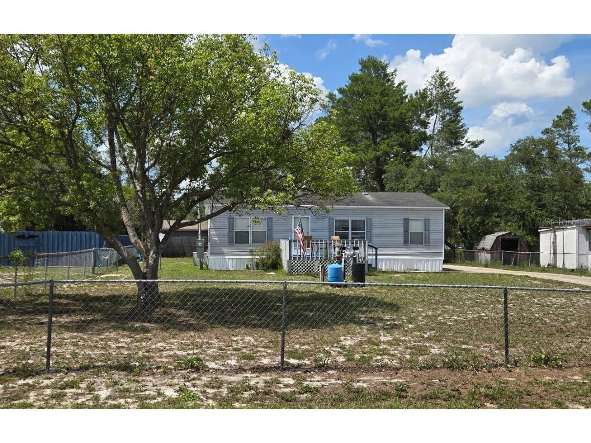 28523 Poinsettia Avenue Paisley FL 32767 V4942952 image1