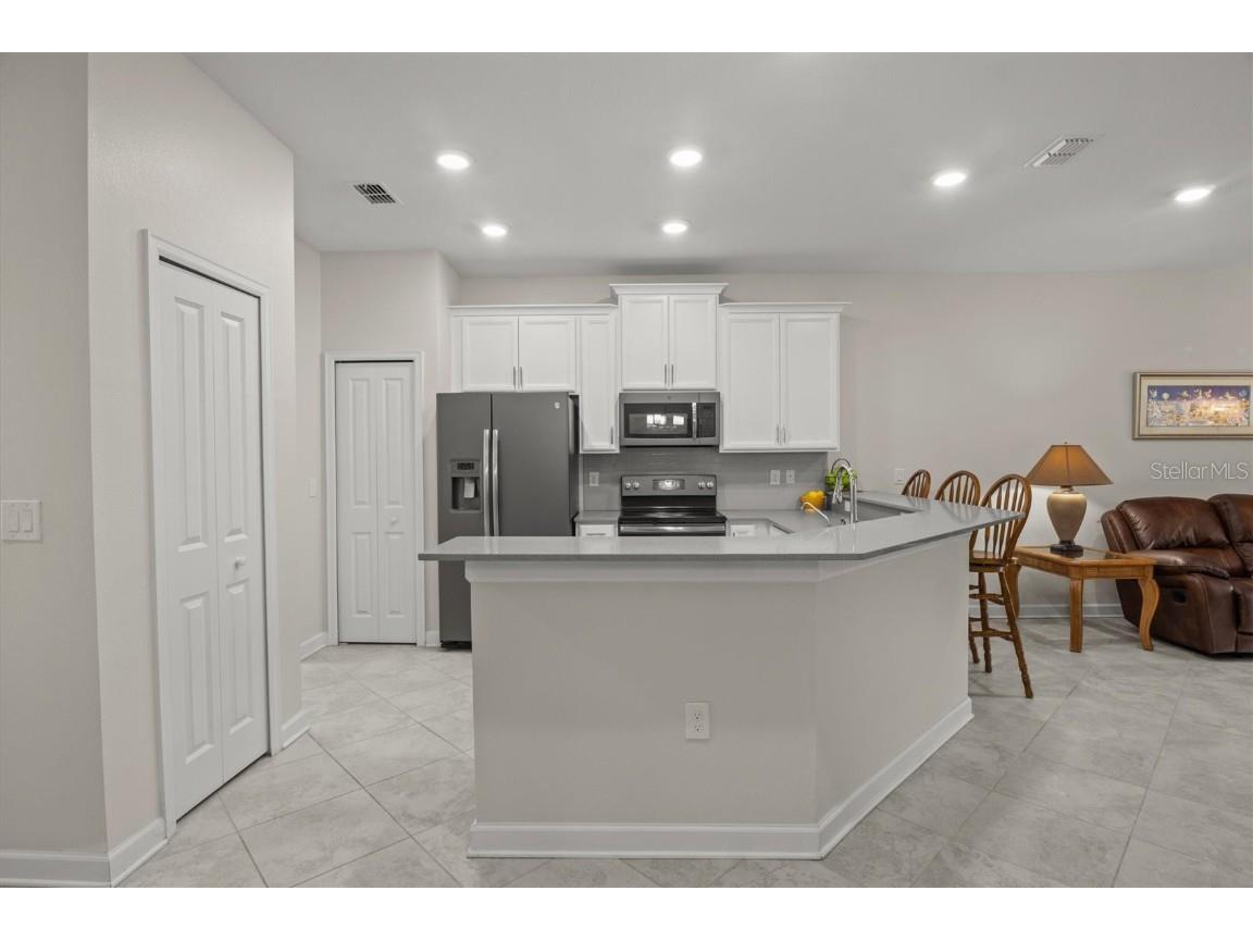 2853 Attwater Loop Winter Haven FL 33884 - LAKE RUBY P4936736 image8