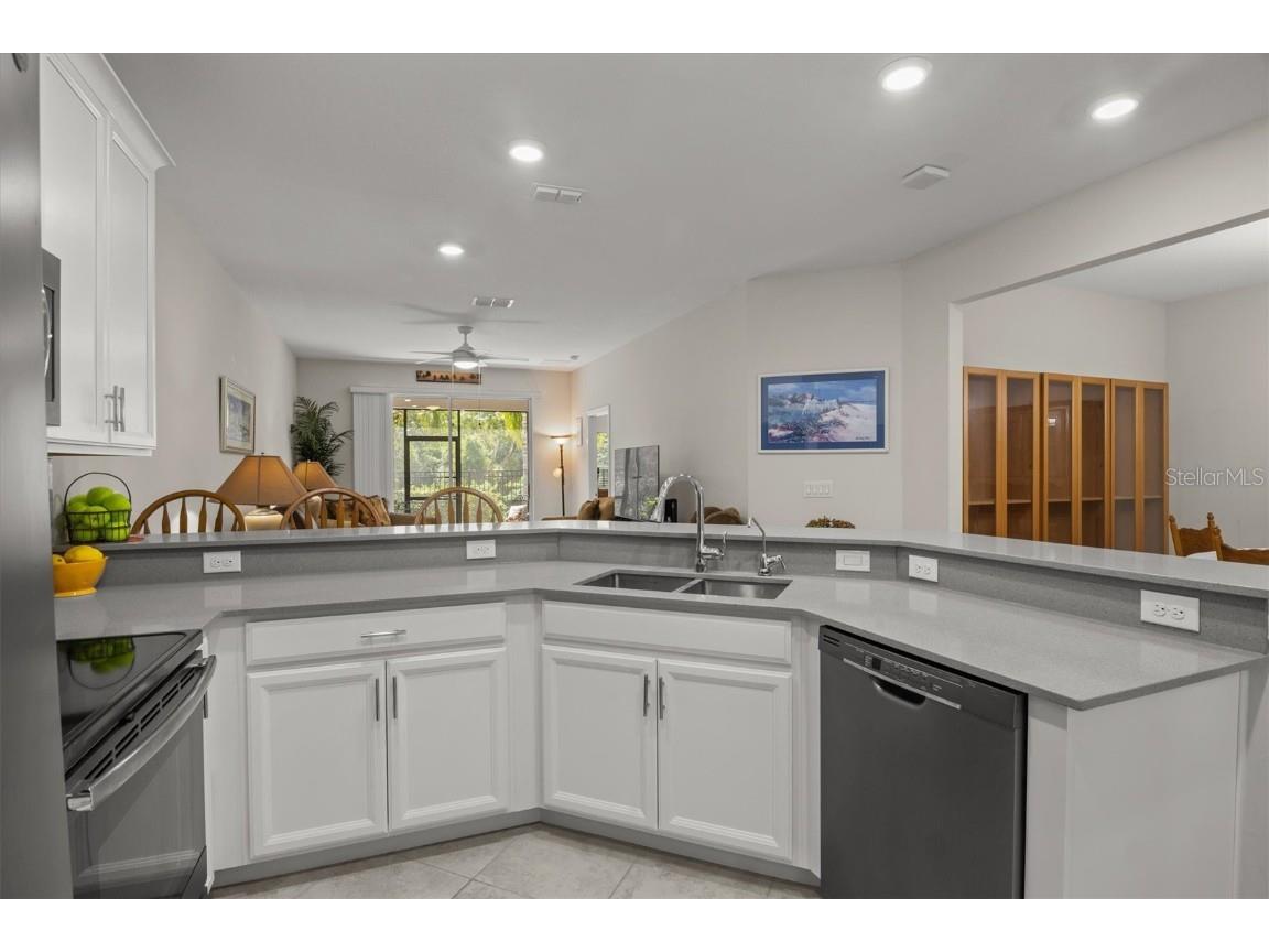 2853 Attwater Loop Winter Haven FL 33884 - LAKE RUBY P4936736 image9