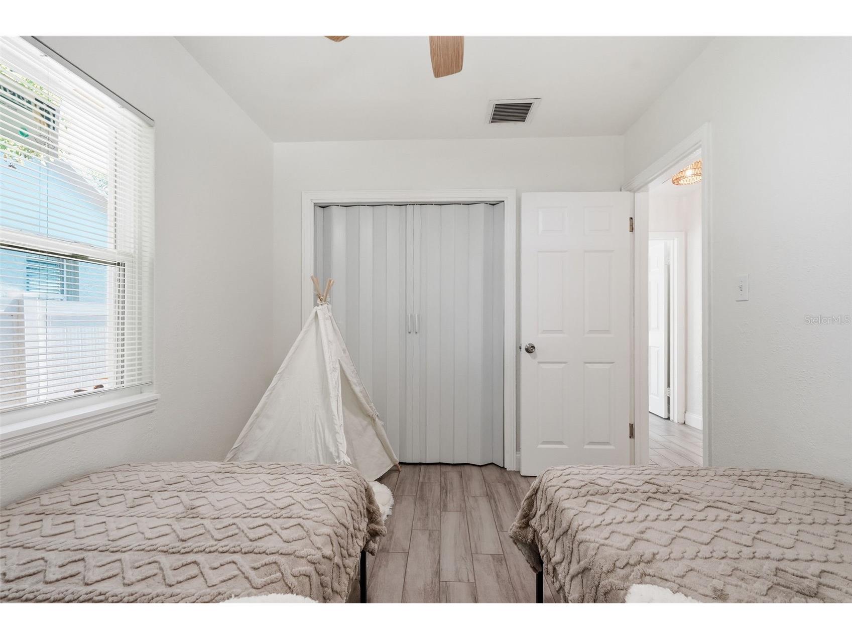 2855 Valencia Way S Saint Petersburg FL 33705 TB8509887 image9