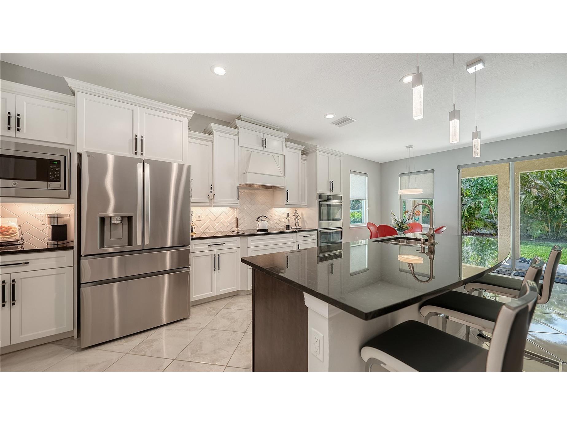 2858 Oriole Drive Sarasota FL 34243 A4692502 image13