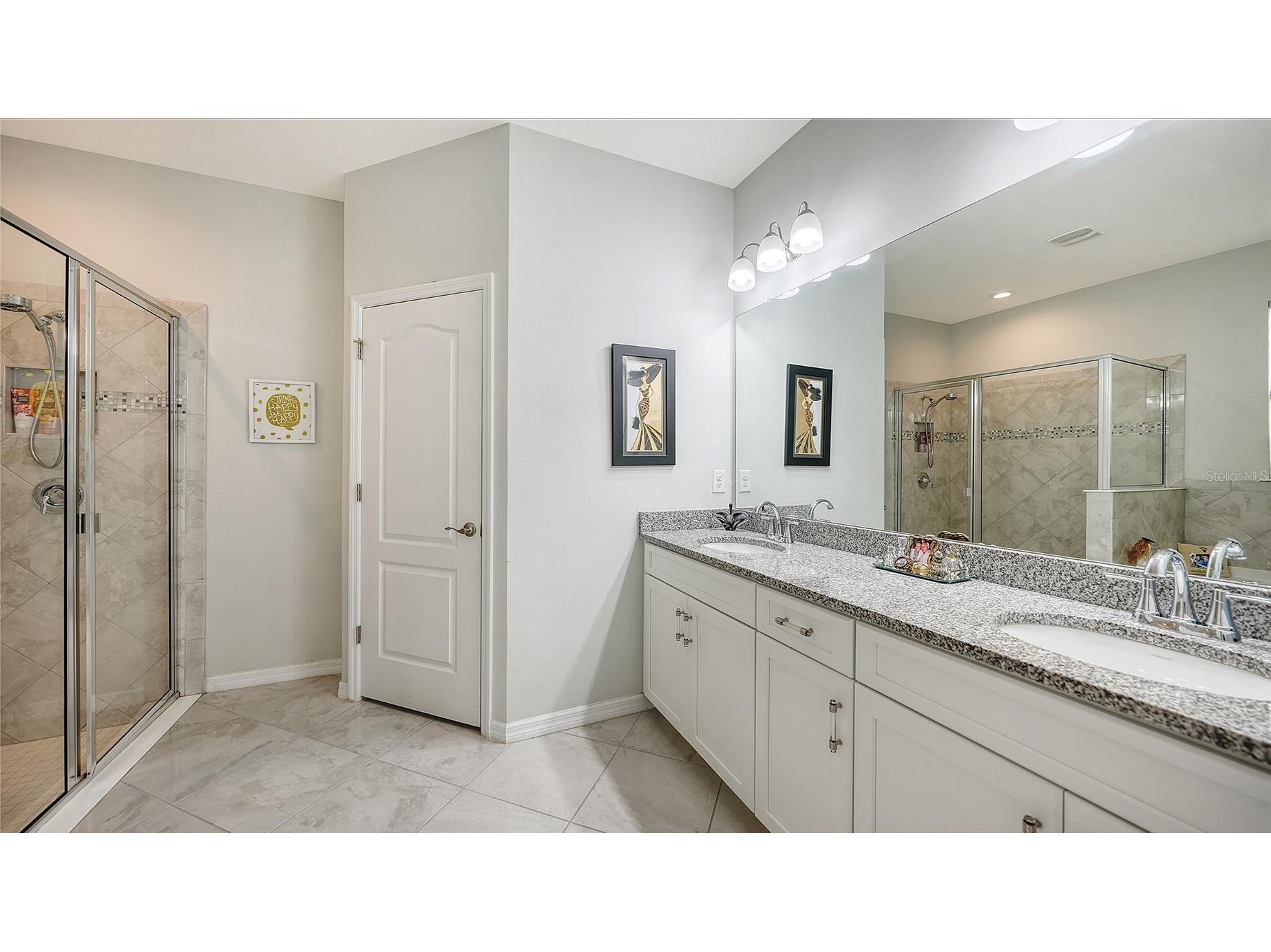 2858 Oriole Drive Sarasota FL 34243 A4692502 image17