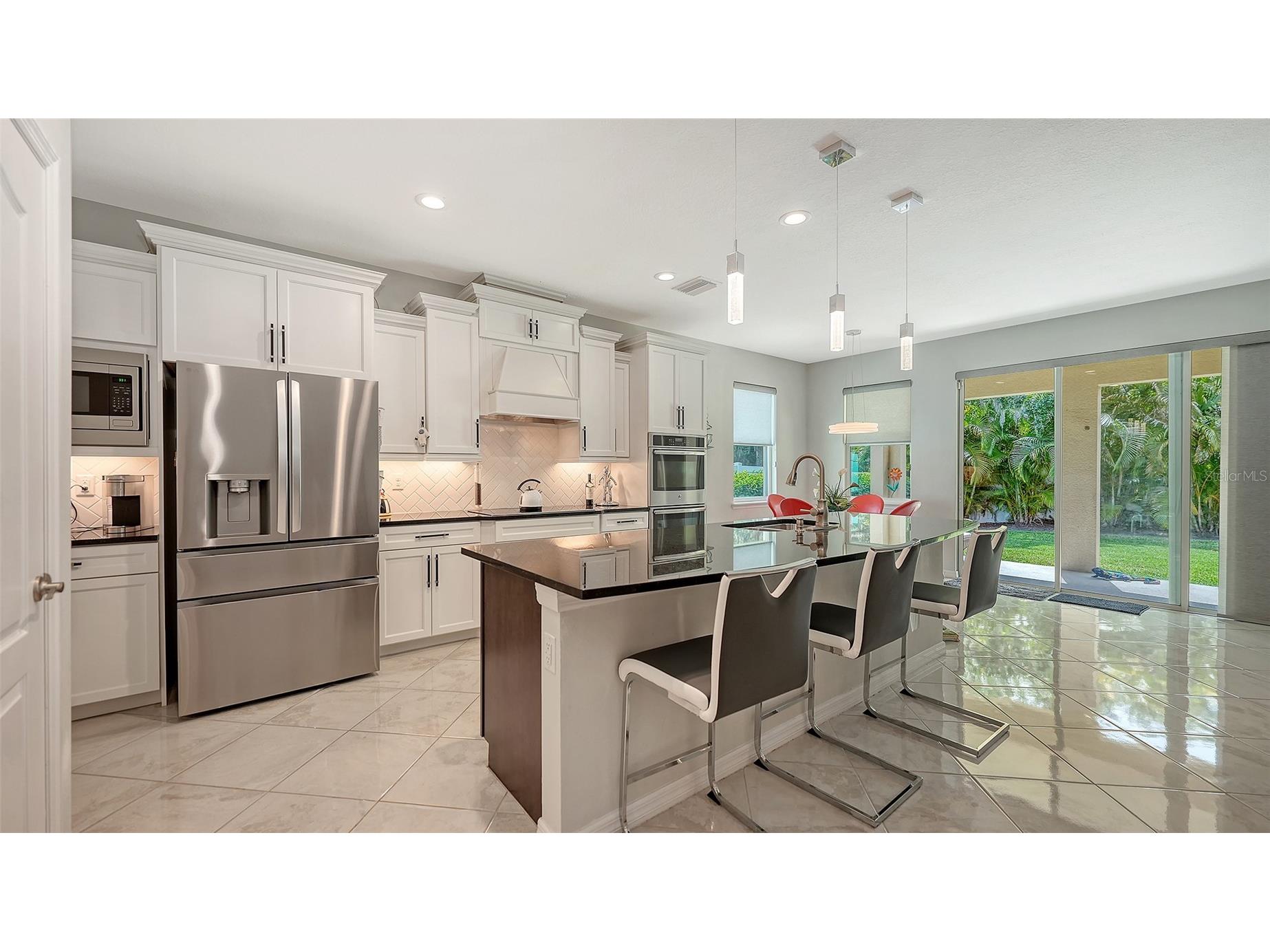 2858 Oriole Drive Sarasota FL 34243 A4692502 image6