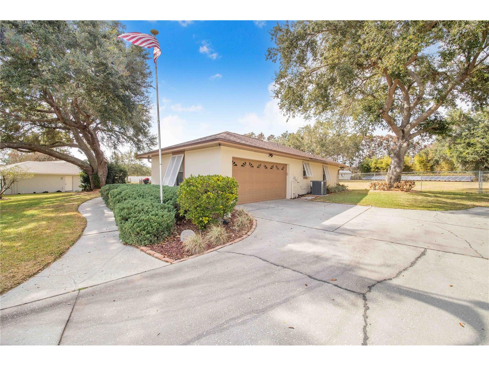 2865 Pond View Drive Haines City FL 33844 P4937806 image12