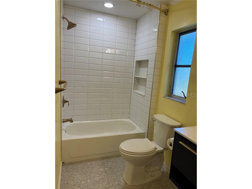 2866 E Rainbow Circle Sarasota FL 34231 A4668834 image12