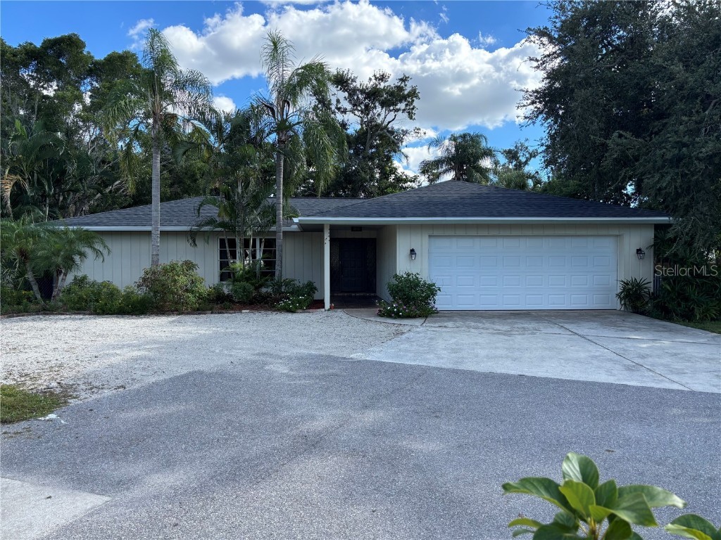 2866 E Rainbow Circle Sarasota FL 34231 A4668834 image3