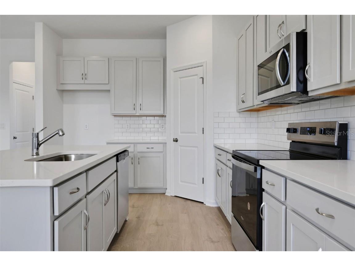 2866 Supermarine Road Tavares FL 32778 G5101621 image10