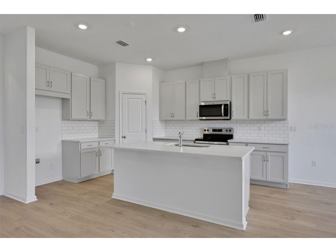 2866 Supermarine Road Tavares FL 32778 G5101621 image8