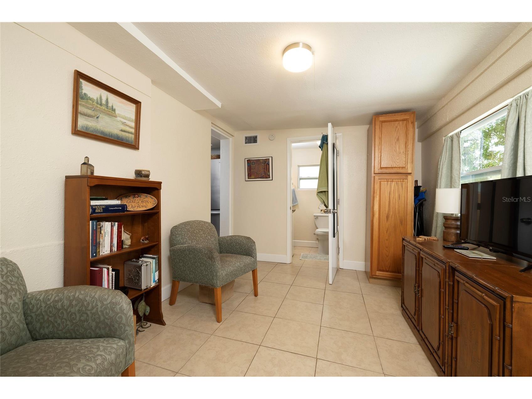 2869 30th Avenue N Saint Petersburg FL 33713 TB8531469 image17