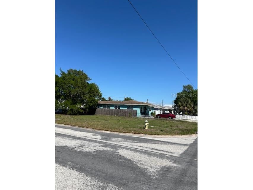 2869 Emerson Avenue S Saint Petersburg FL 33712 TB8490361 image3