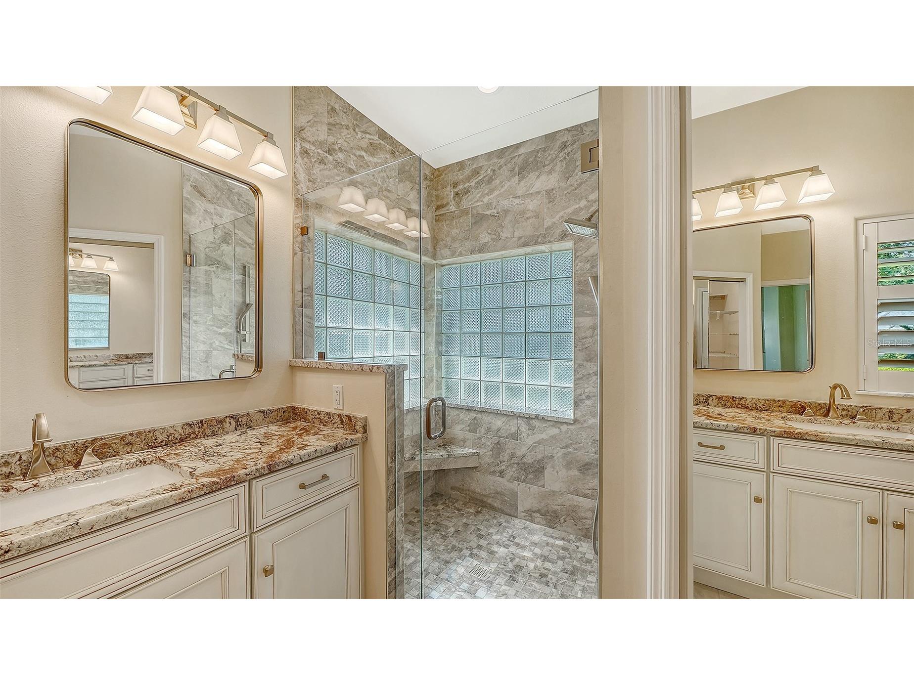2869 Sandringham Place Sarasota FL 34235 A4691164 image18