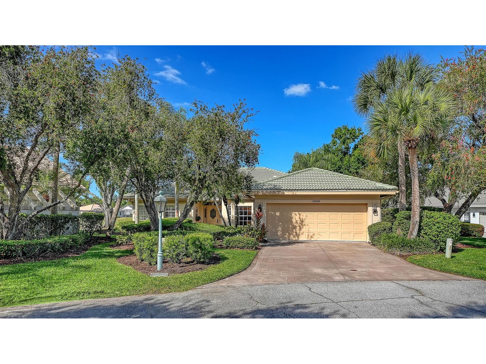 2869 Sandringham Place Sarasota FL 34235 A4691164 image2