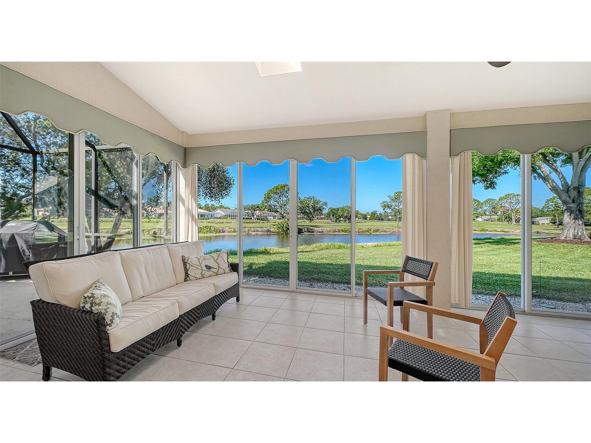 2869 Sandringham Place Sarasota FL 34235 A4691164 image4