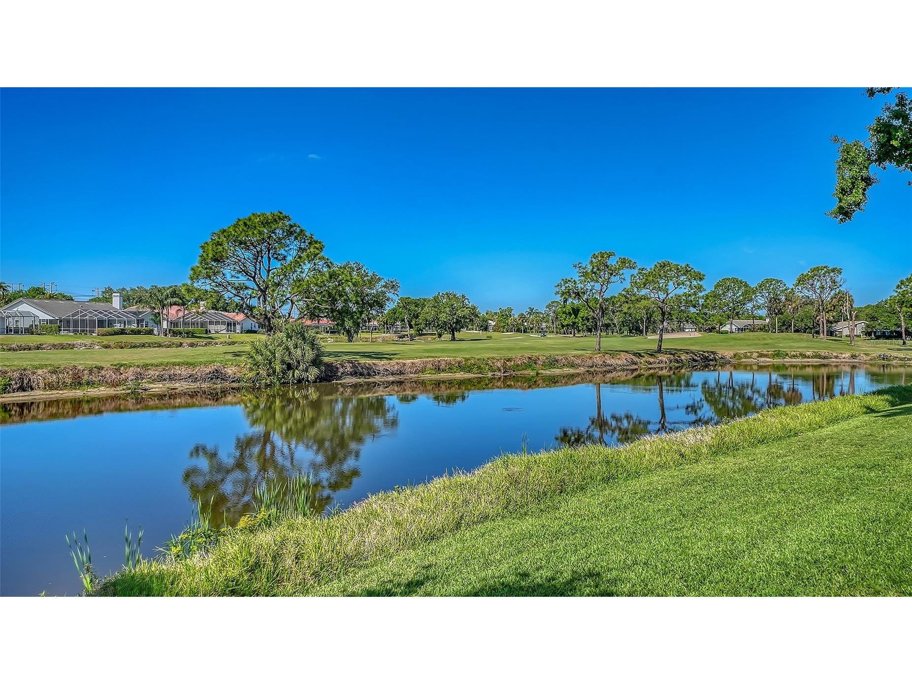 2869 Sandringham Place Sarasota FL 34235 A4691164 image5