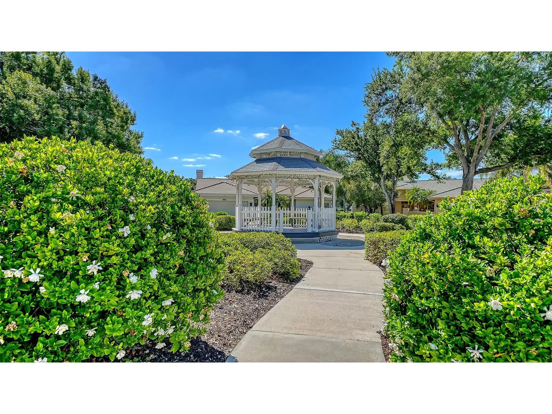 2869 Sandringham Place Sarasota FL 34235 A4691164 image8