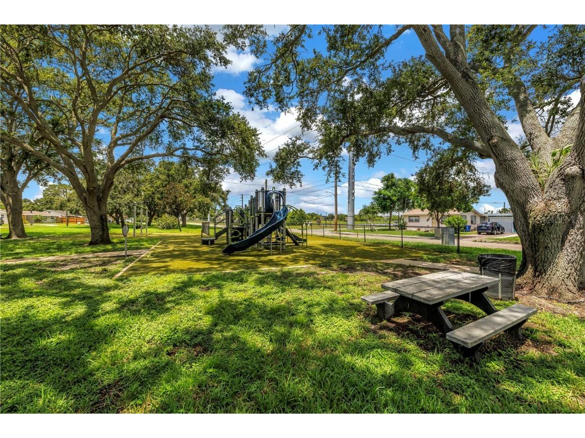 2875 13th Avenue N Saint Petersburg FL 33713 TB8416704 image35
