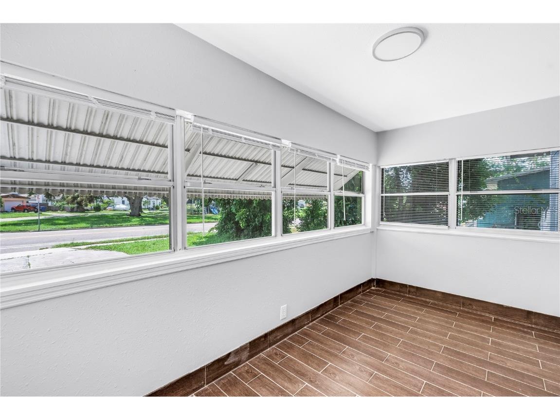 2875 13th Avenue N Saint Petersburg FL 33713 TB8416704 image6