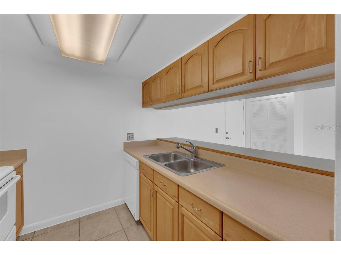 2875 Palm Beach Boulevard #205 Fort Myers FL 33916 C7517194 image9