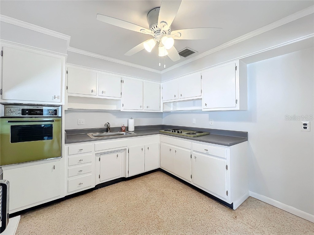 2877 Michigan Street Sarasota FL 34237 A4676851 image16