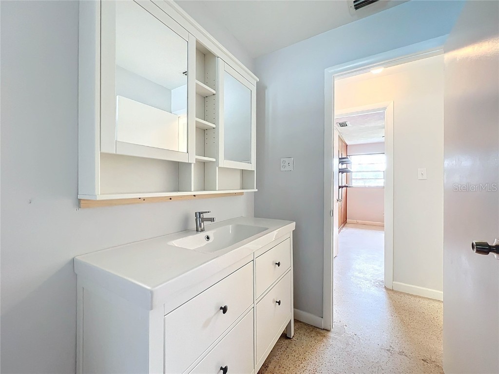 2877 Michigan Street Sarasota FL 34237 A4676851 image30