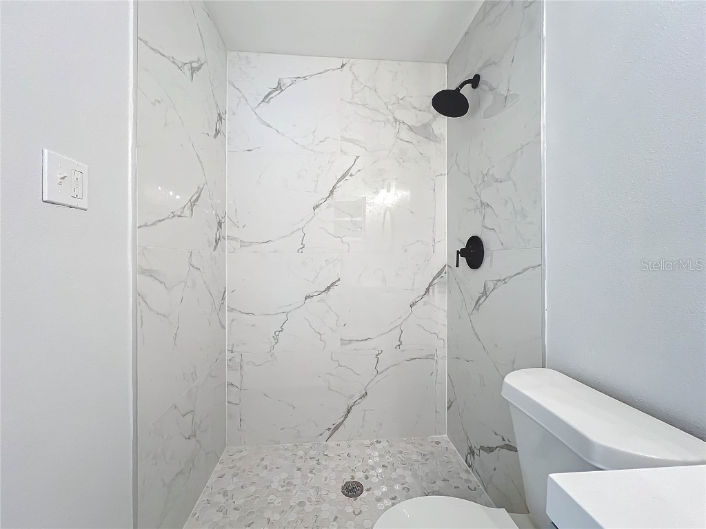 2877 Michigan Street Sarasota FL 34237 A4676851 image38