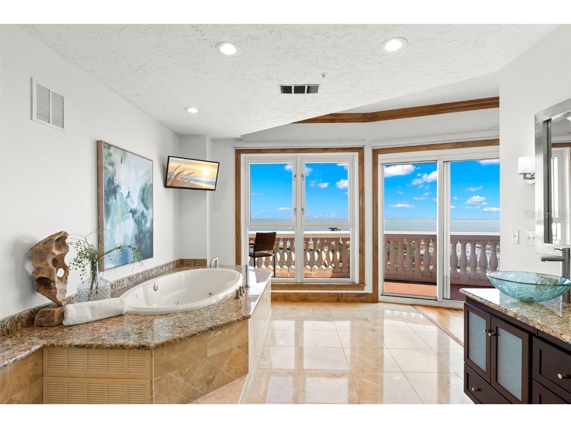 288 Beach Drive NE #PH-2A Saint Petersburg FL 33701 TB8440149 image6