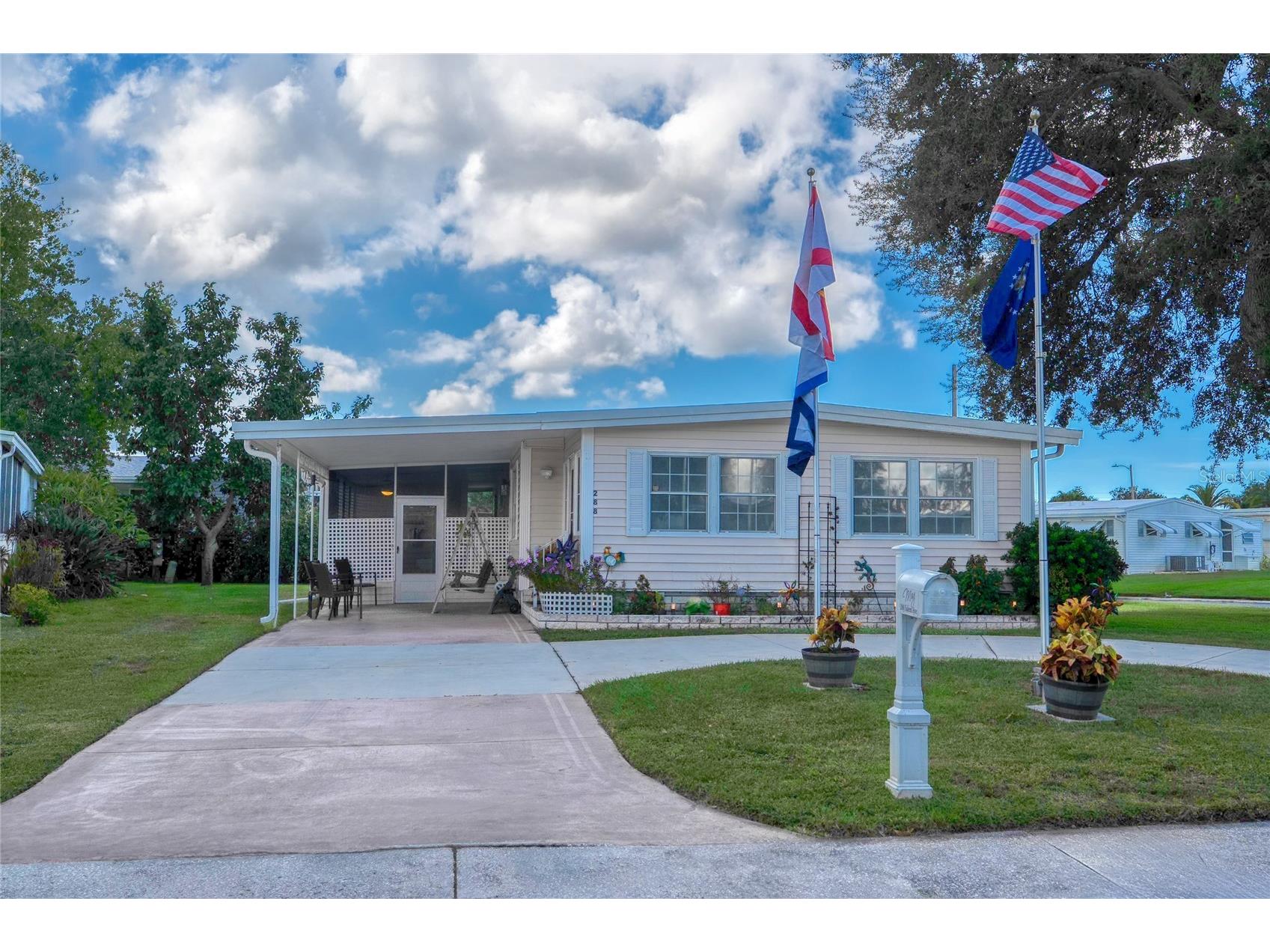 288 Salem Avenue #3 Palm Harbor FL 34684 - LAKE TARPON TB8433132 image1