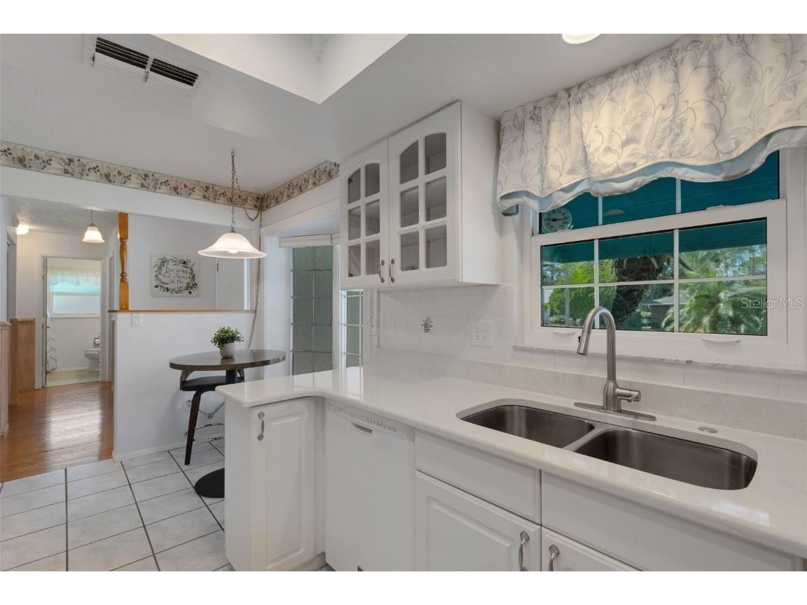 2880 Doone Circle Palm Harbor FL 34684 - LAKE TARPON TB8440375 image11