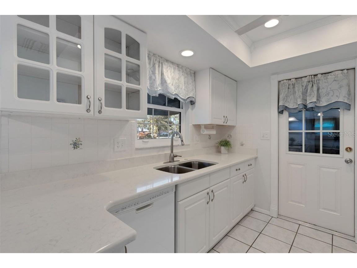 2880 Doone Circle Palm Harbor FL 34684 - LAKE TARPON TB8440375 image9