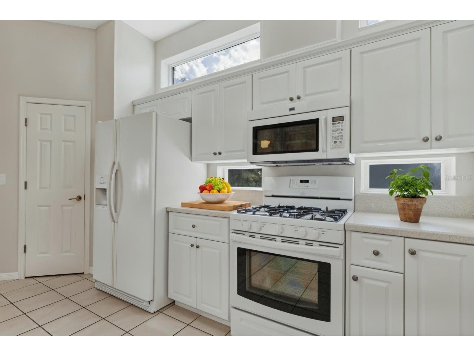 2880 Mediterranean Loop Tavares FL 32778 - HARRIS CHAIN OF LAKES V4949237 image20
