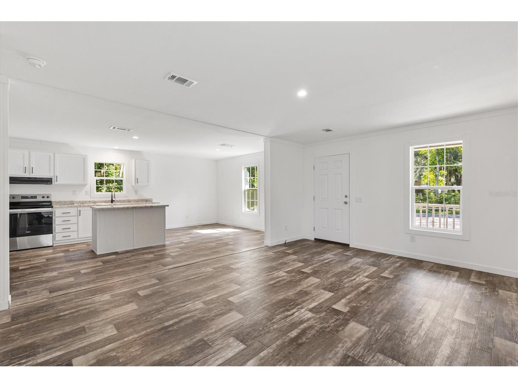 2890 Cr 426e Lake Panasoffkee FL 33538 G5101437 image14