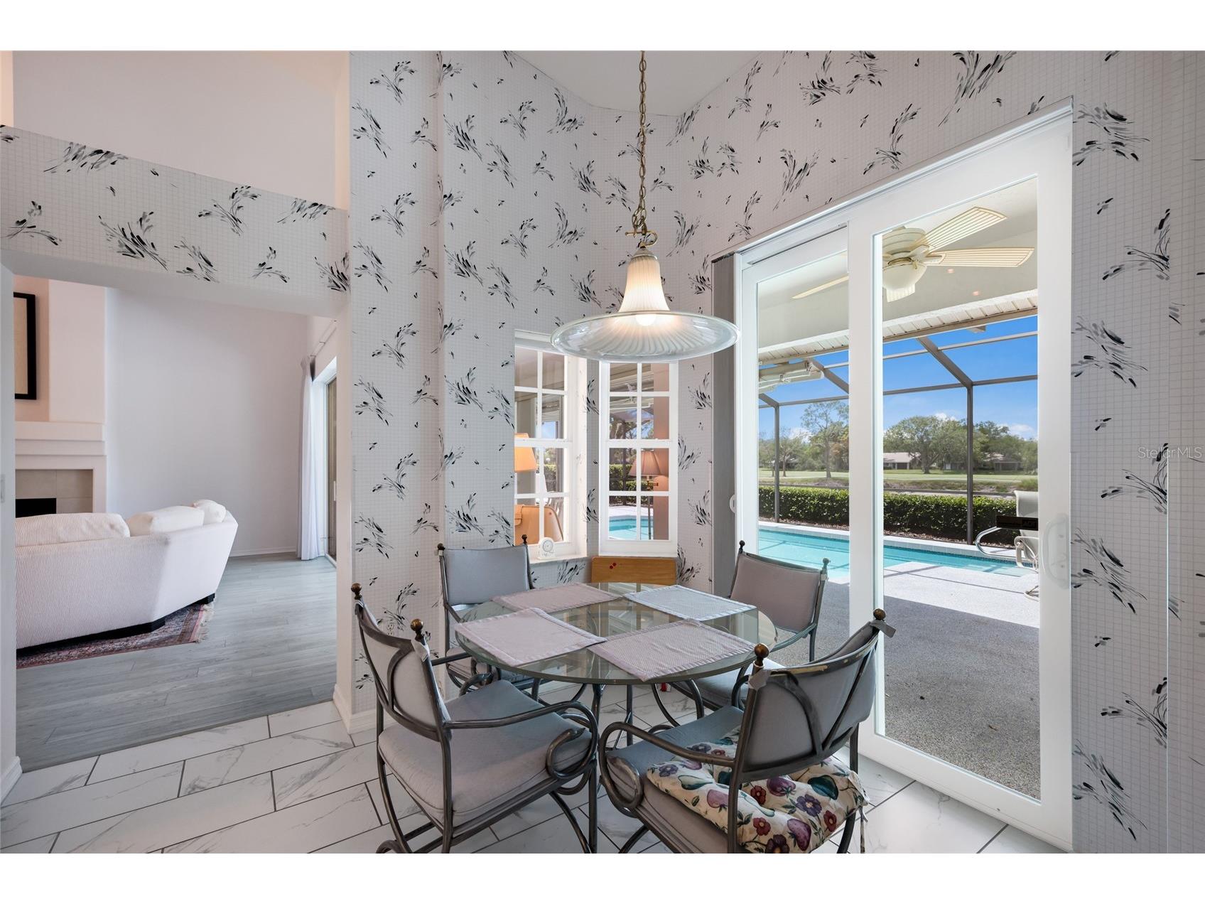 2893 Sandringham Place Sarasota FL 34235 A4692765 image17