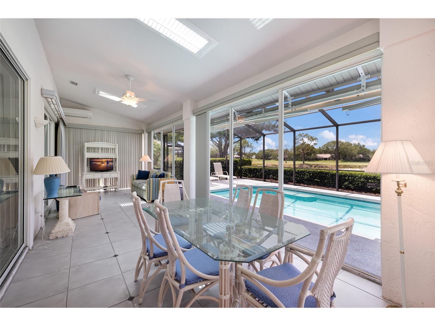 2893 Sandringham Place Sarasota FL 34235 A4692765 image18