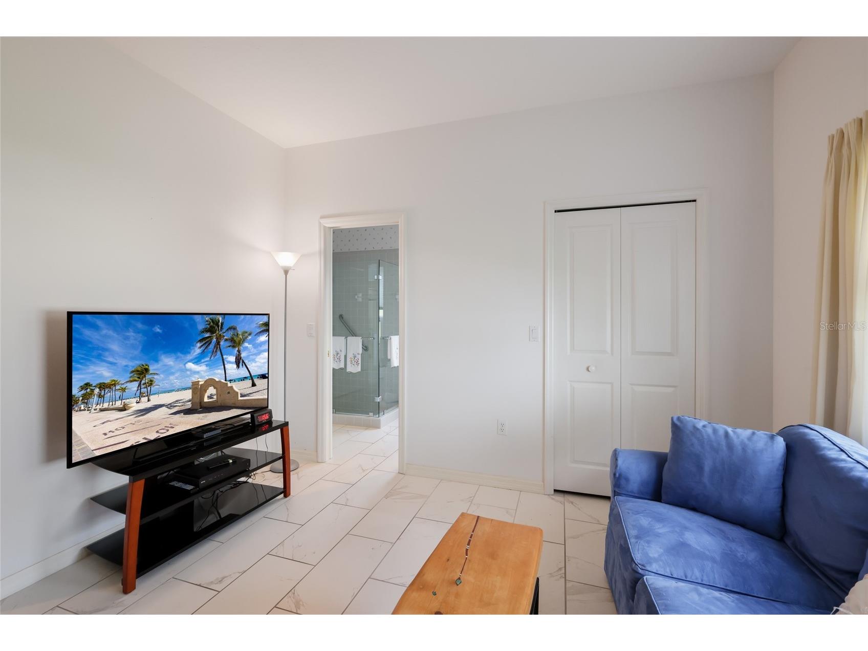 2893 Sandringham Place Sarasota FL 34235 A4692765 image30