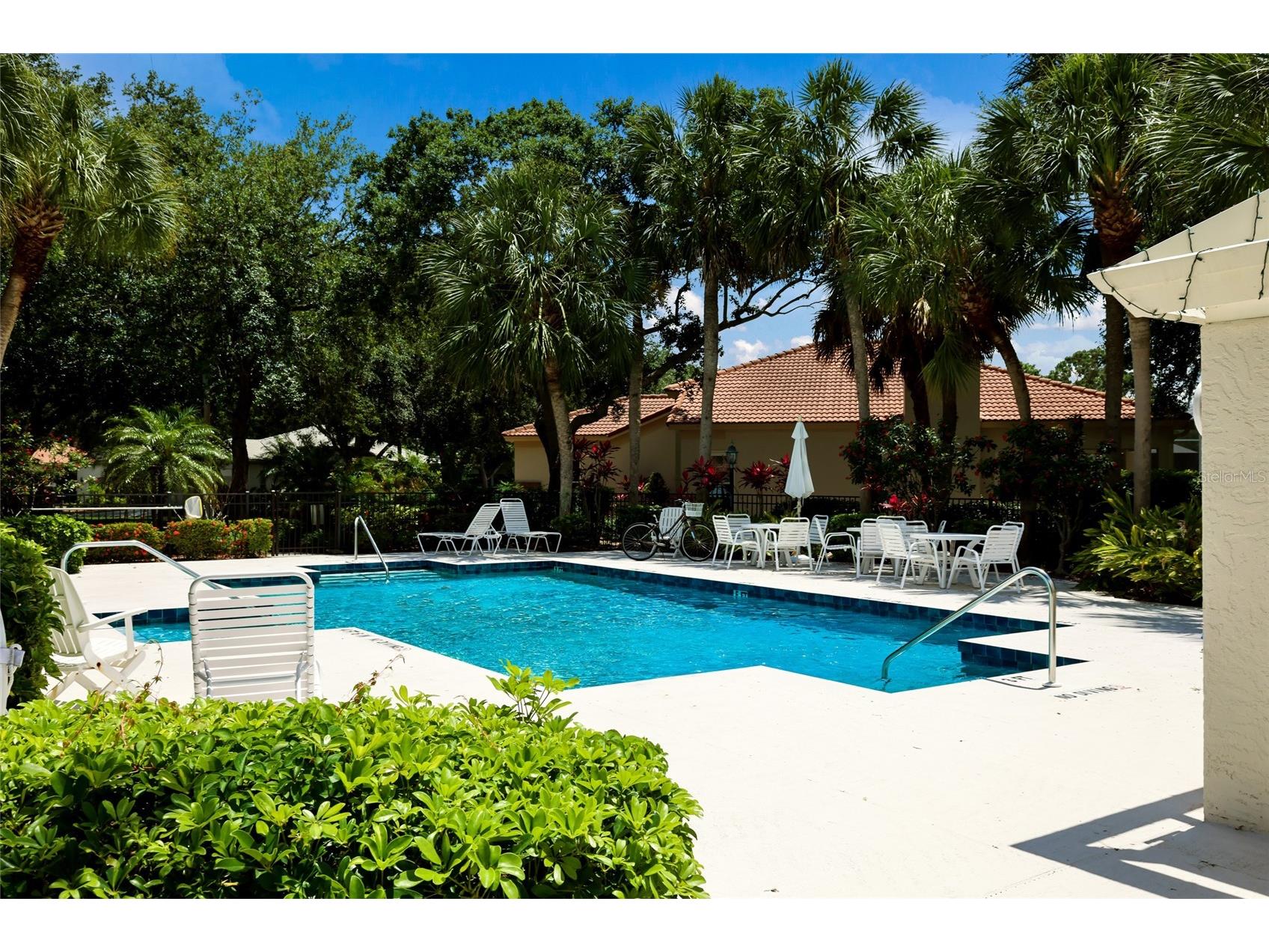 2893 Sandringham Place Sarasota FL 34235 A4692765 image36