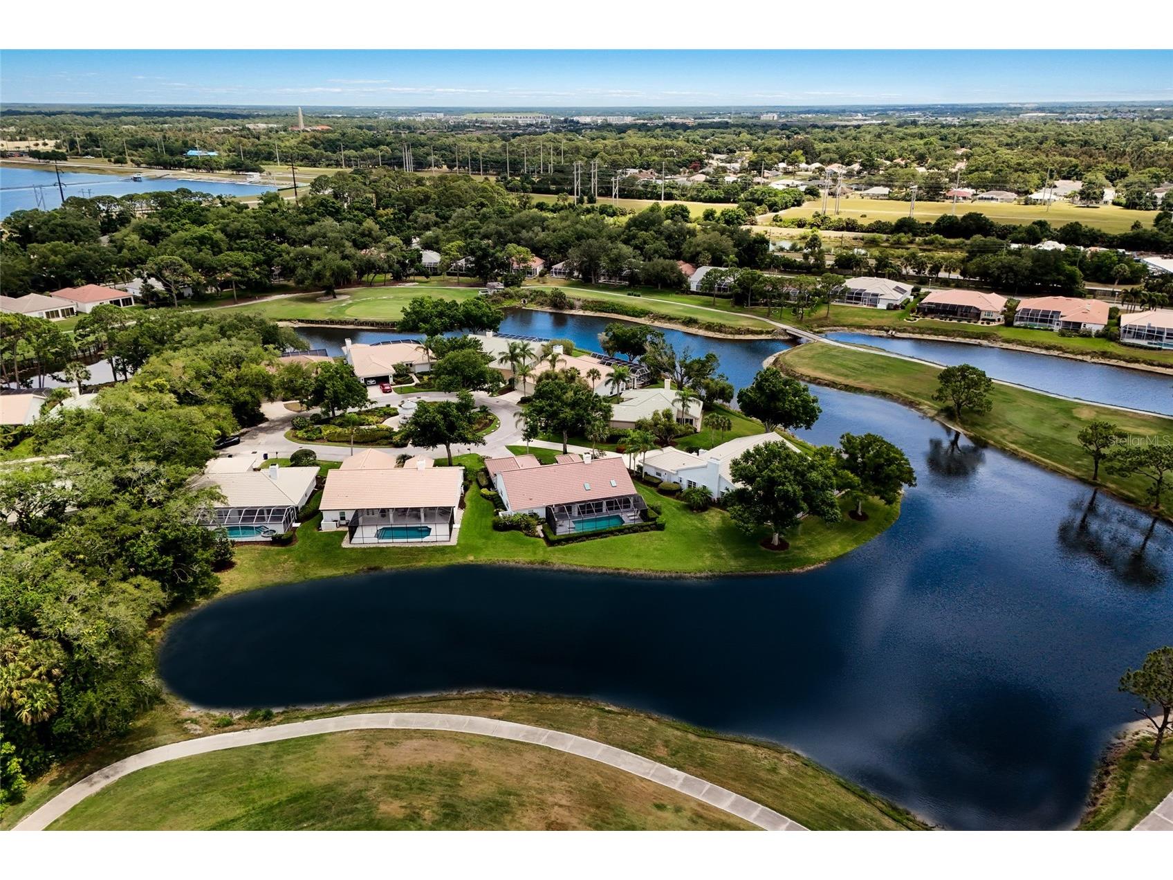 2893 Sandringham Place Sarasota FL 34235 A4692765 image41