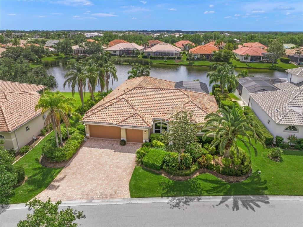 2893 Seasons Boulevard Sarasota FL 34240 A4648022 image1