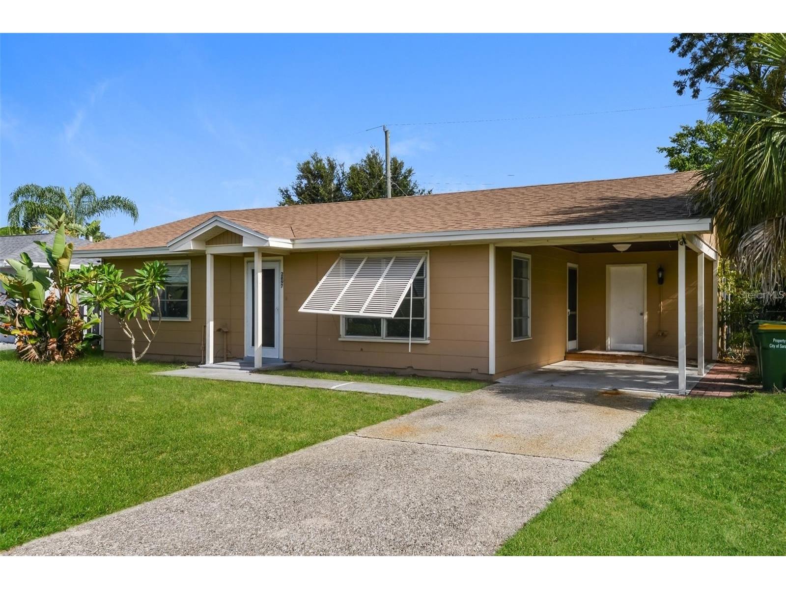 2897 Oak Street Sarasota FL 34237 A4670939 image1