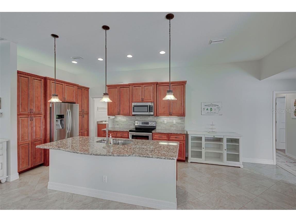 29 Clubhouse Place Rotonda West FL 33947 D6144475 image5